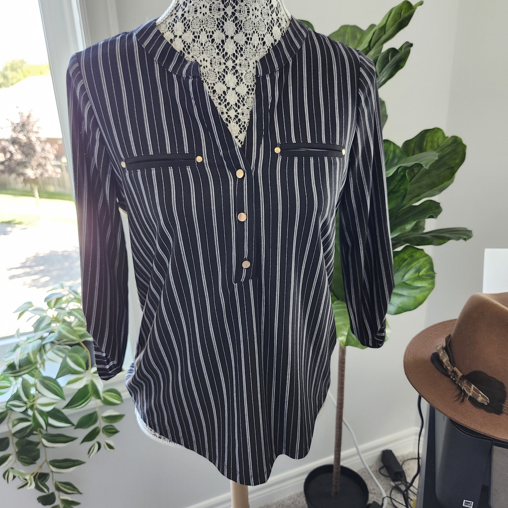 3/4 Sleeves Top Black White Stripes V neck Gold Tone Buttons